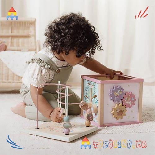 Дрвена Играчка Коцка со Активности Волшебна Градина – Little Dutch